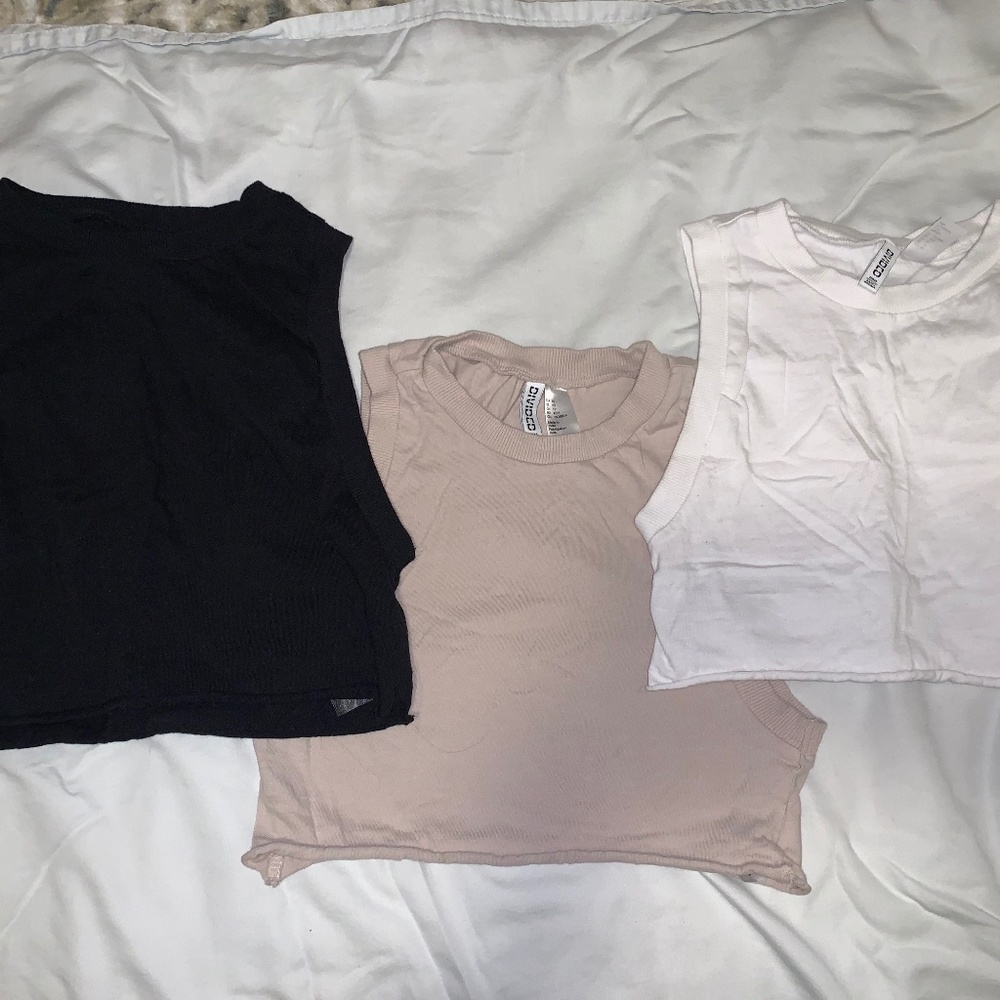 3 pack of Cropped Tank Tops